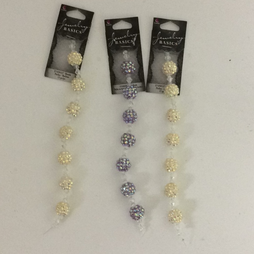 Glitzy Beads White & Lilac 45 Piece Total